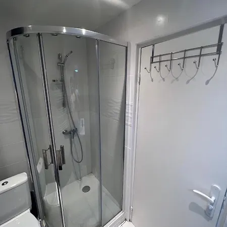 Charmant Studio Cabin Avec Piscine. * Agde