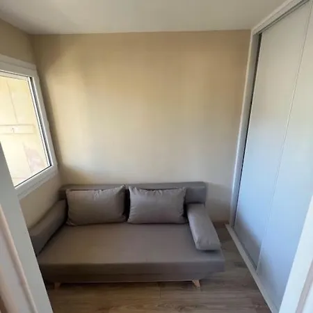 Appartement Charmant Studio Cabin Avec Piscine. Agde
