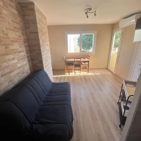 Charmant Studio Cabin Avec Piscine.